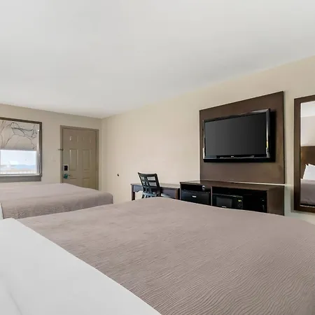 Quality Inn & Suites Near Six Flags And Medical Center-2