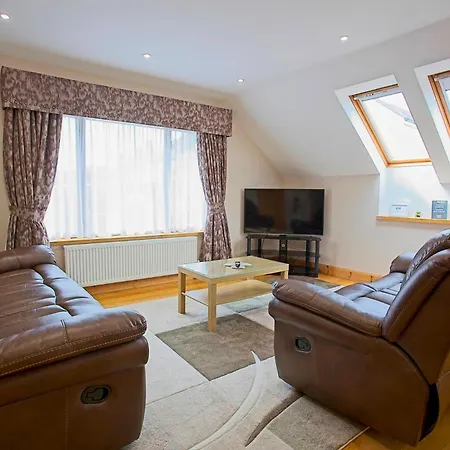 Lochiel Villa Guest House-3