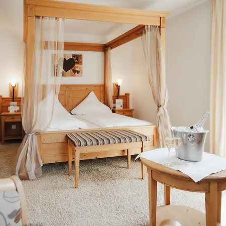 Land-gut-Hotel Landgasthof zur Rose-3