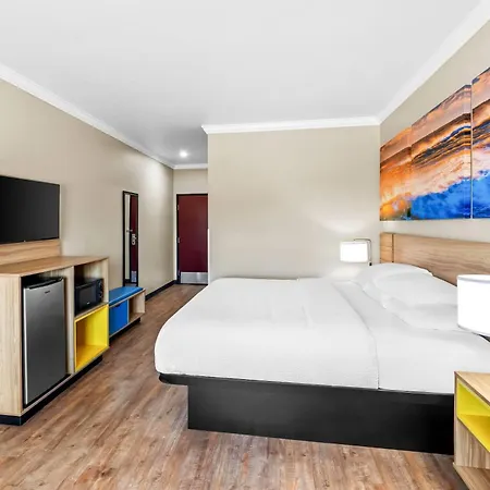 Days Inn By Wyndham Rockdale Texas-3