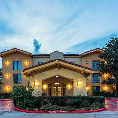 Super 8 By Wyndham The Woodlands North-3