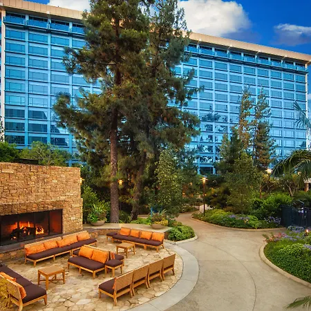 Disneyland Hotel-2