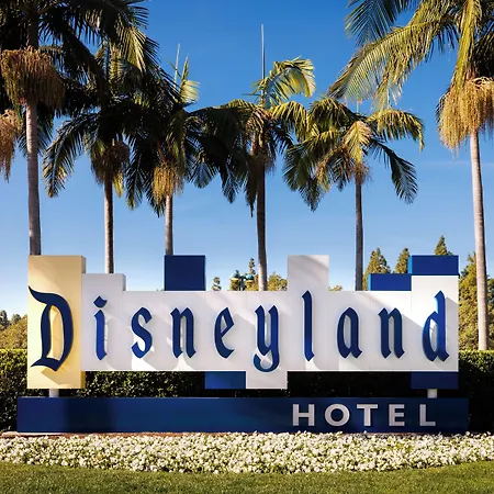 Disneyland Hotel-3