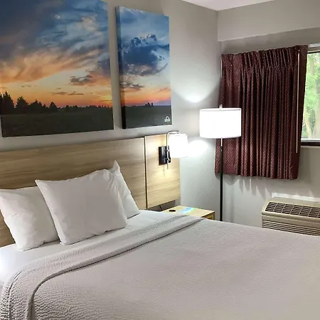 Days Inn By Wyndham Kingdom City-2