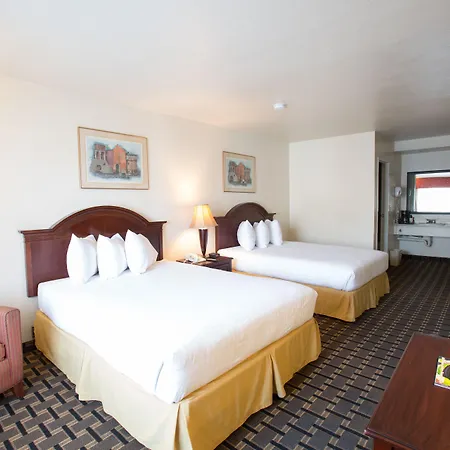 Queens Inn Anaheim-3