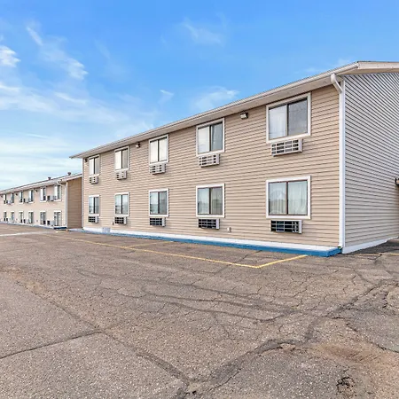 Super 8 By Wyndham Little Falls-3