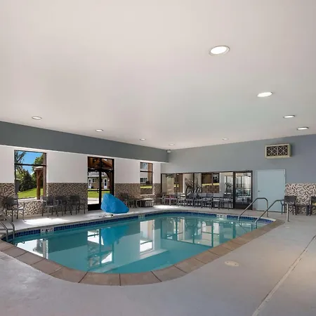 Surestay Plus Hotel By Best Western Coralville Iowa City-3