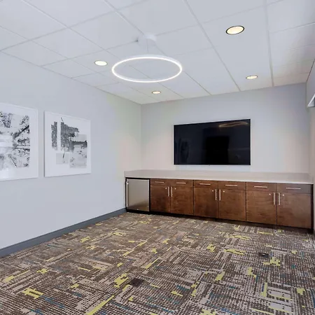 Hampton Inn & Suites Burlington-2