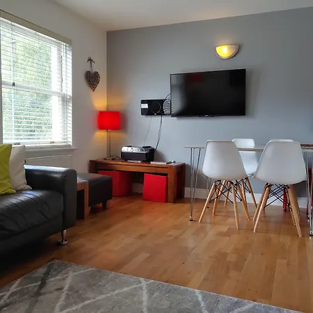The Bath House Boutique B&B - In-Room Breakfast - Free Parking-3