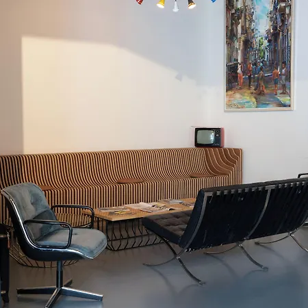 Hotel Retro-2