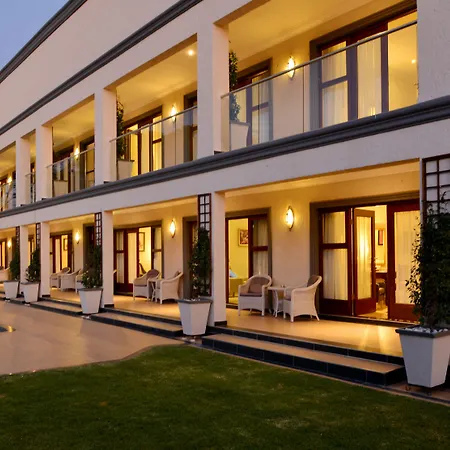 Inn And Out Plus Craighall-2