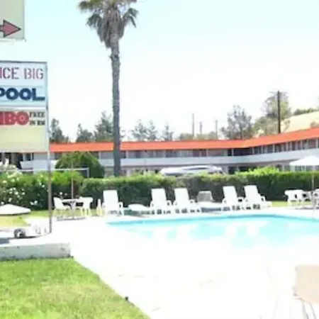 Desert Inn Motel-3