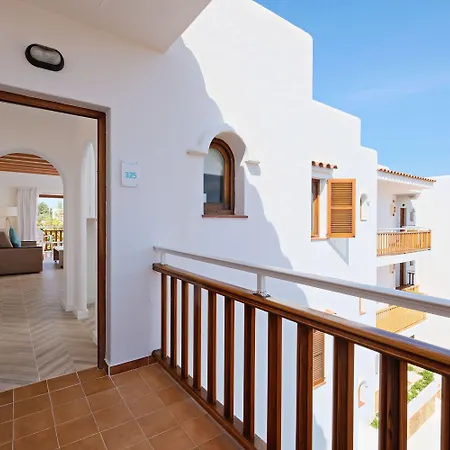 azuLine Apartamentos Can Sanso-2