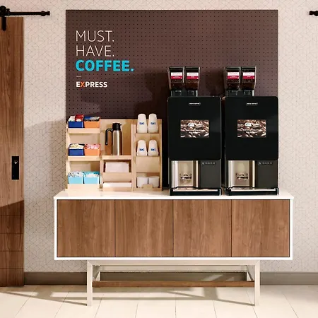 Holiday Inn Express & Suites Detroit - Farmington Hills By Ihg-2
