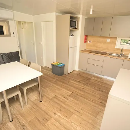 Mobile Homes Camping Kovacine-3