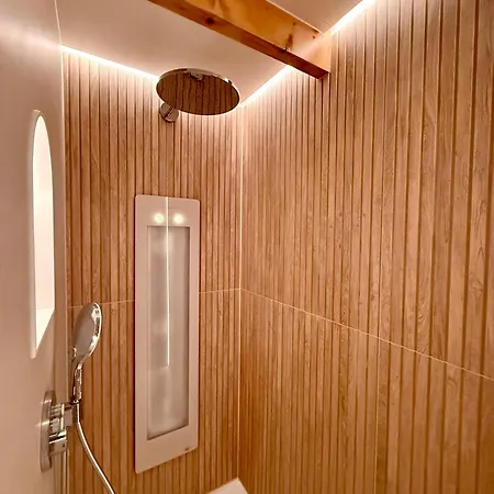 Sfeervol Tiny House met luxe jacuzzi&tuinkamer-2