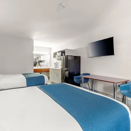 Days Inn & Suites By Wyndham Flagstaff I-40-3