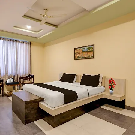 Super Townhouse Reti Bus Terminal Udaipur Formerly Greenland-3