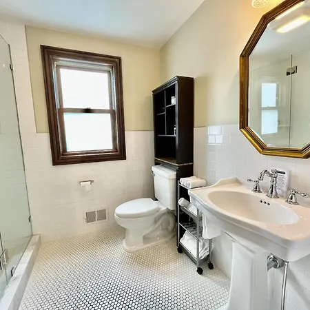 Dartmouth House Inn-3