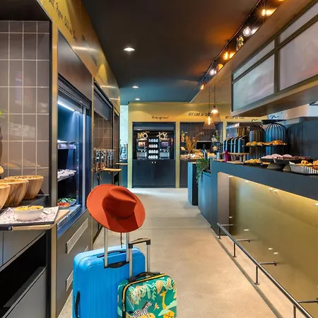 Moxy Hamburg Altona-3