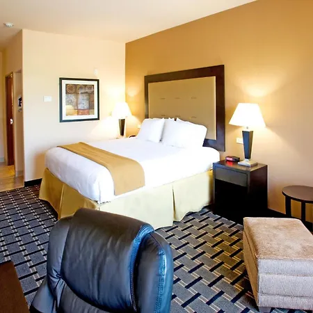 Holiday Inn Express And Suites Beeville By Ihg-3