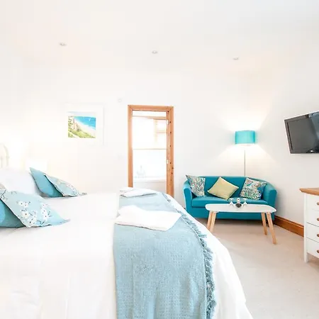 Padstow Bed & Breakfast-3