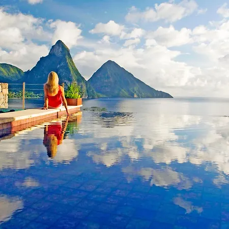 Jade Mountain-3