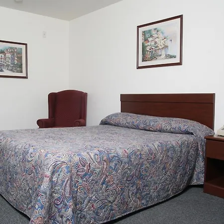 Savannah Suites Chesapeake-3