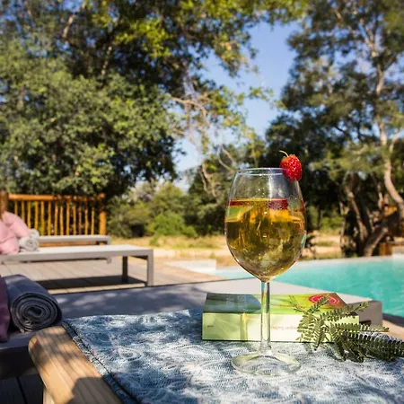 Vuyani River Lodge-3
