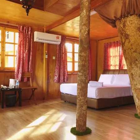 Borneo Tree House-2