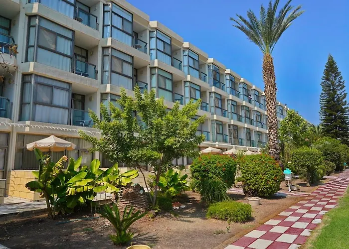 Ron Beach Hotel