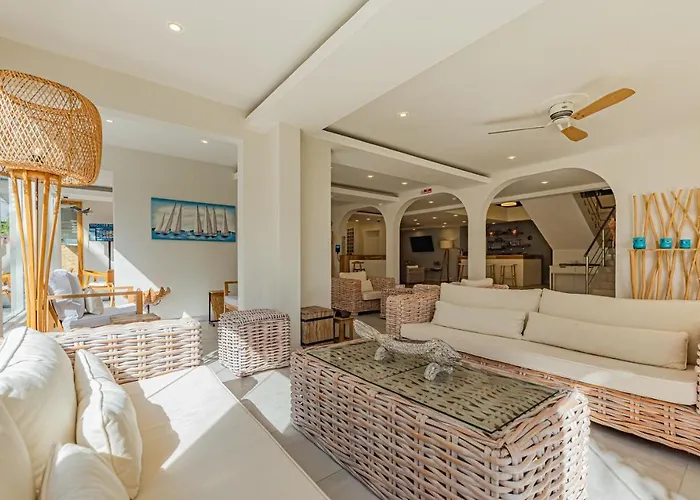 Seastar Hotel