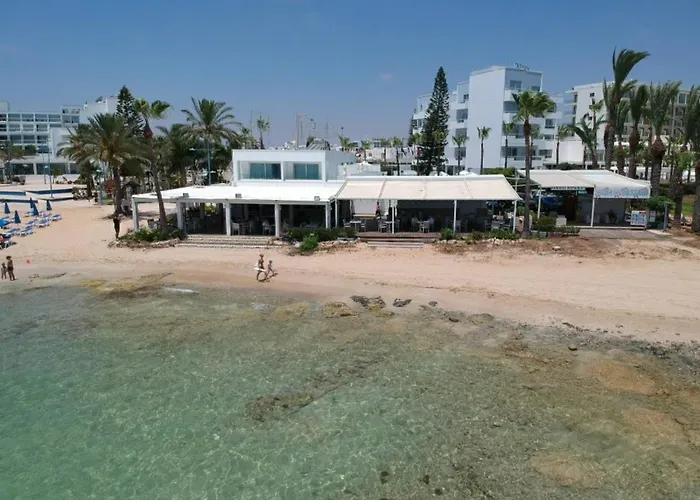 Karousos Beach Rooms