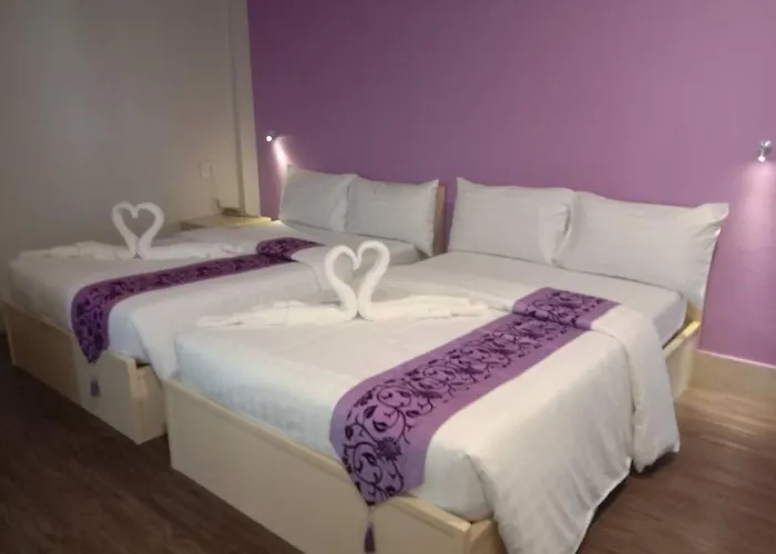 Thap Sakae Hotel