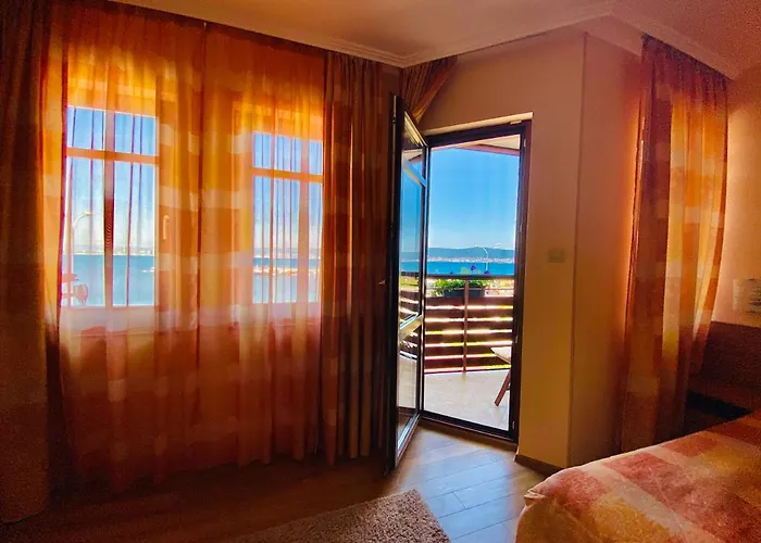 Family Hotel Saint Nikola Free Parking
