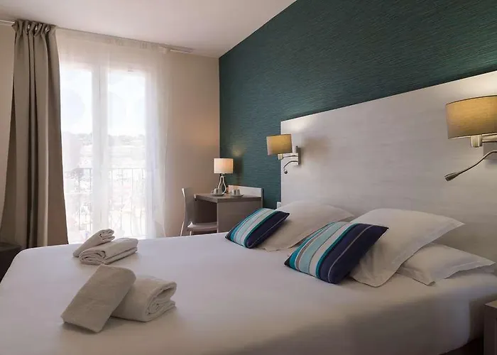 Og Boutique Cassitel, Cassis