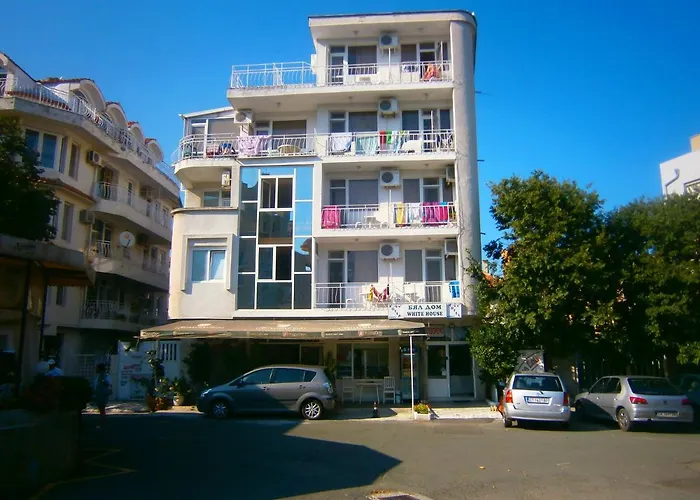 Family Hotel White House