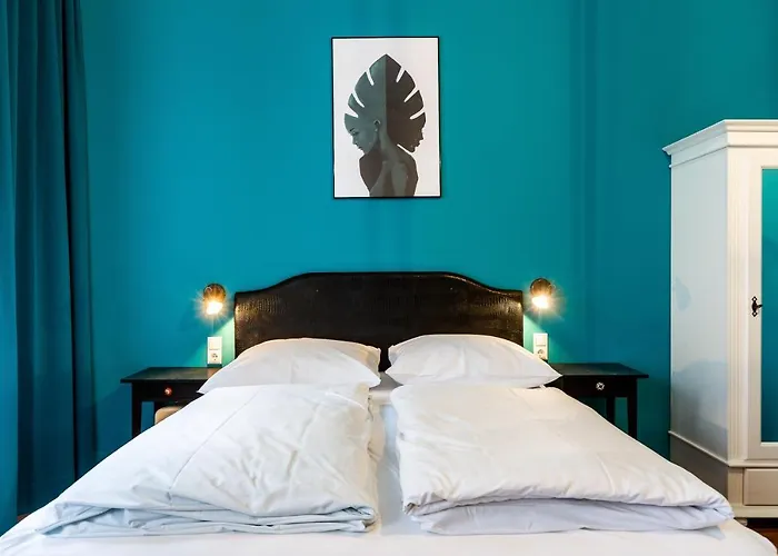 Hotel Mystique