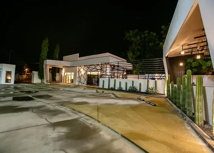 D' La Torre Hotel