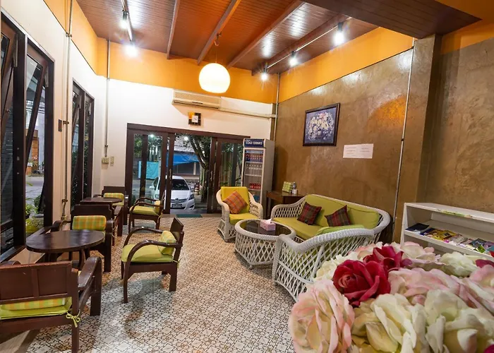 Jj Hut Hotel