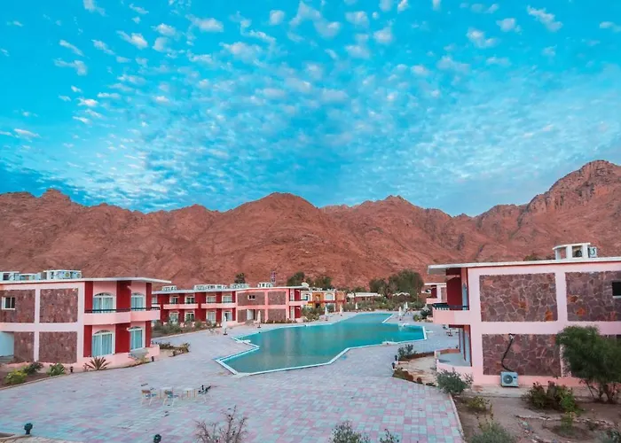 Morgenland Holly Village