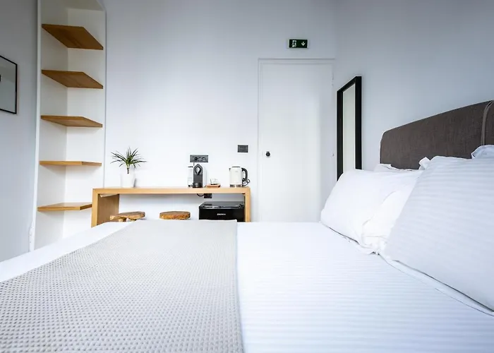 Eleana Hotel