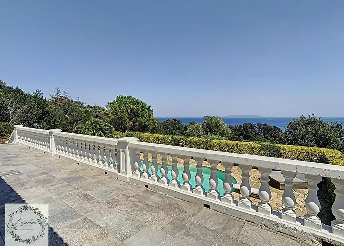 Seaview Villa Marlau