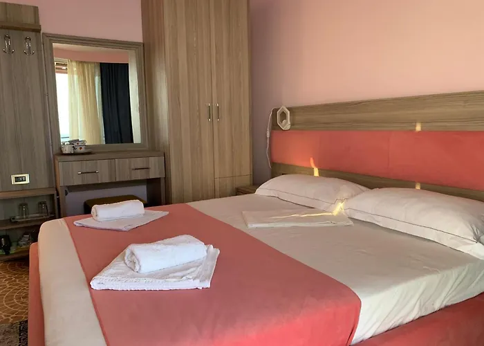Hotel Odhisea Qeparo