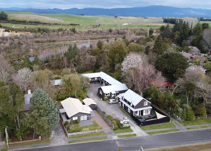 Sportsmans Lodge