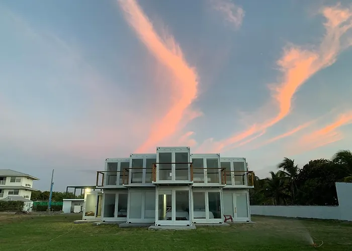 Nomada Republic Container Hotel Punta Chame