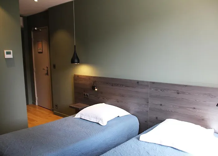 Hotel Le Pont Neuf