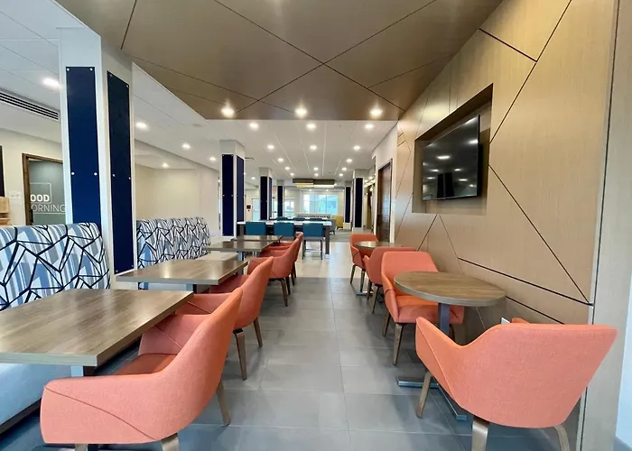 Holiday Inn Express & Suites - Ft. Smith - Airport By Ihg
