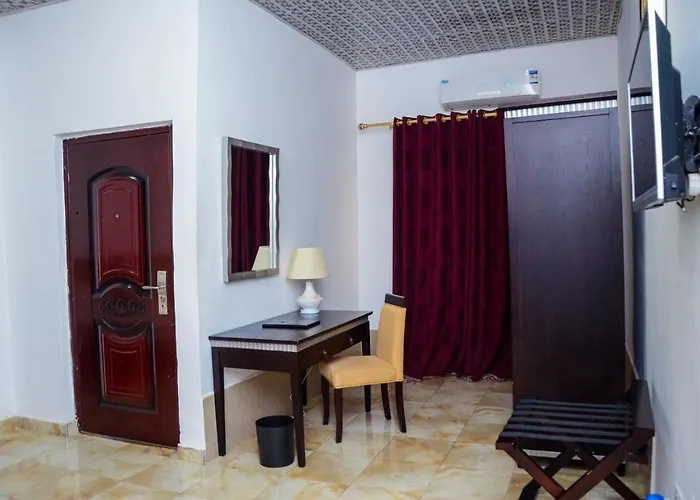 Nuoyong Empire Hotel