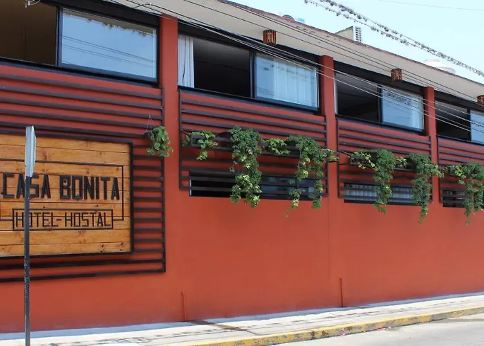 Casa Bonita Hotel Y Hostal